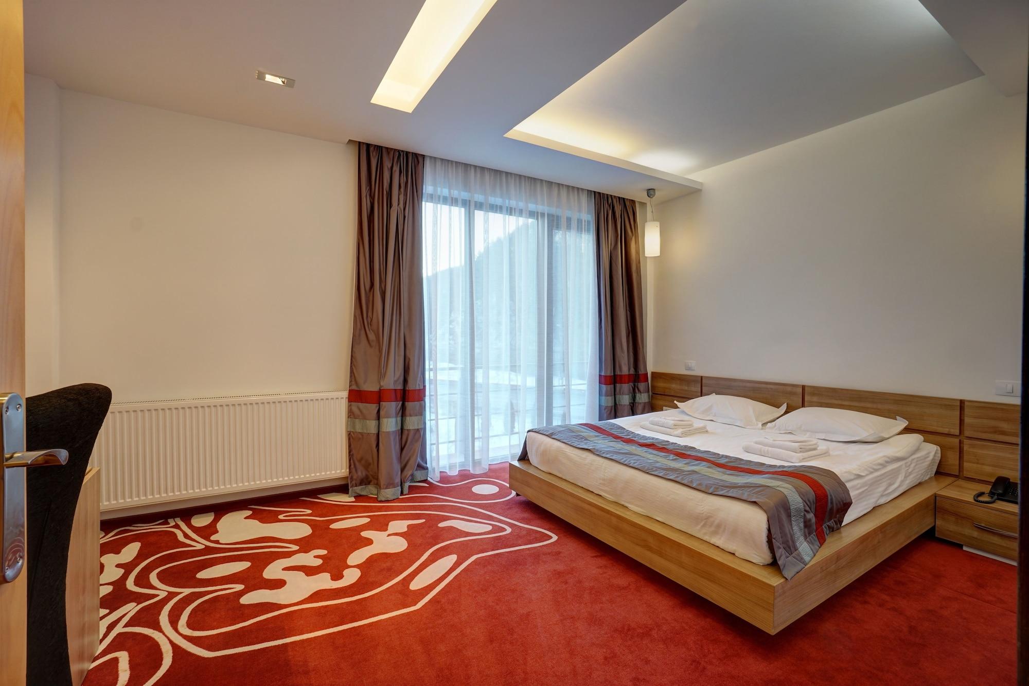 Hotel Ave Lux Négyfalu Kültér fotó