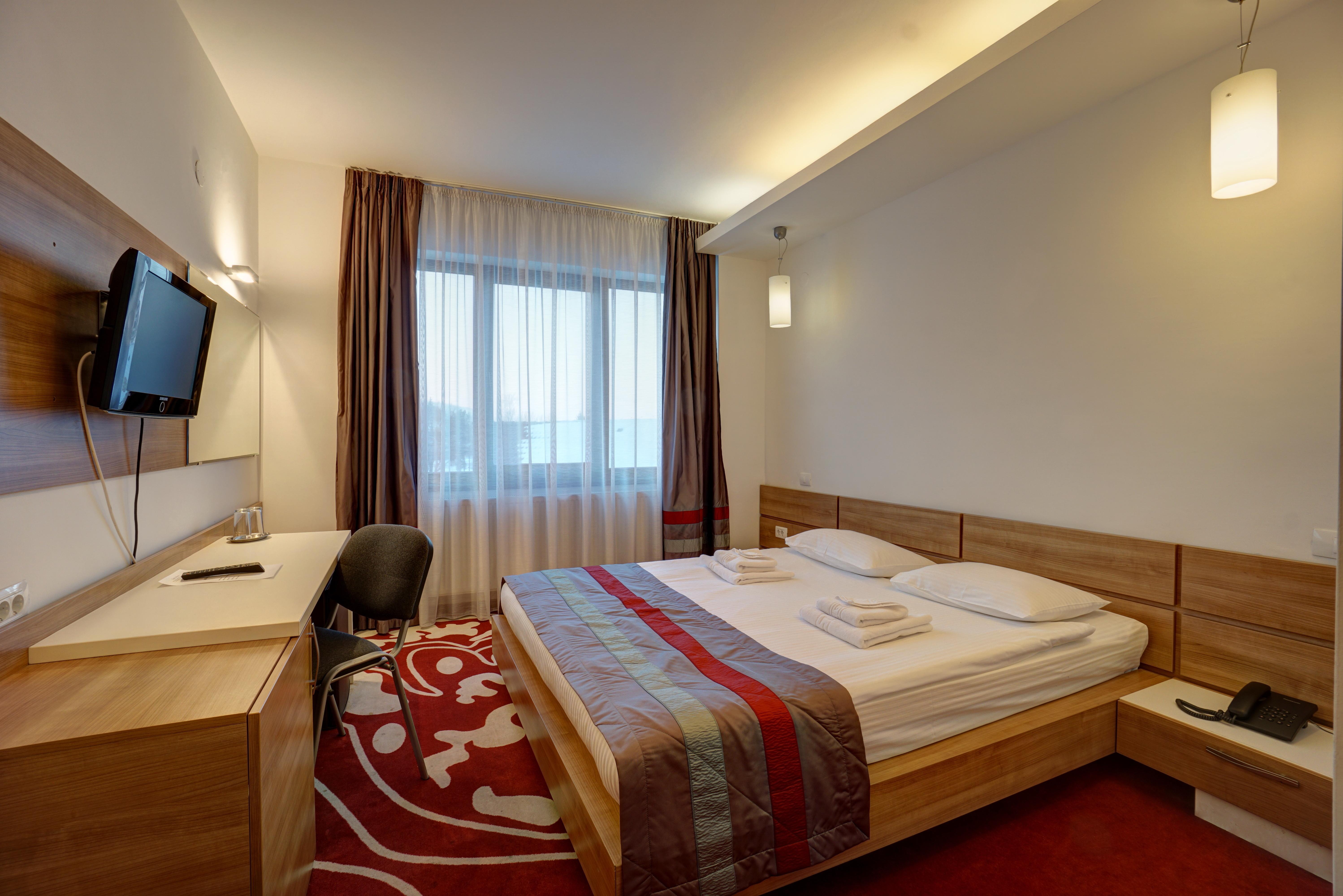 Hotel Ave Lux Négyfalu Kültér fotó