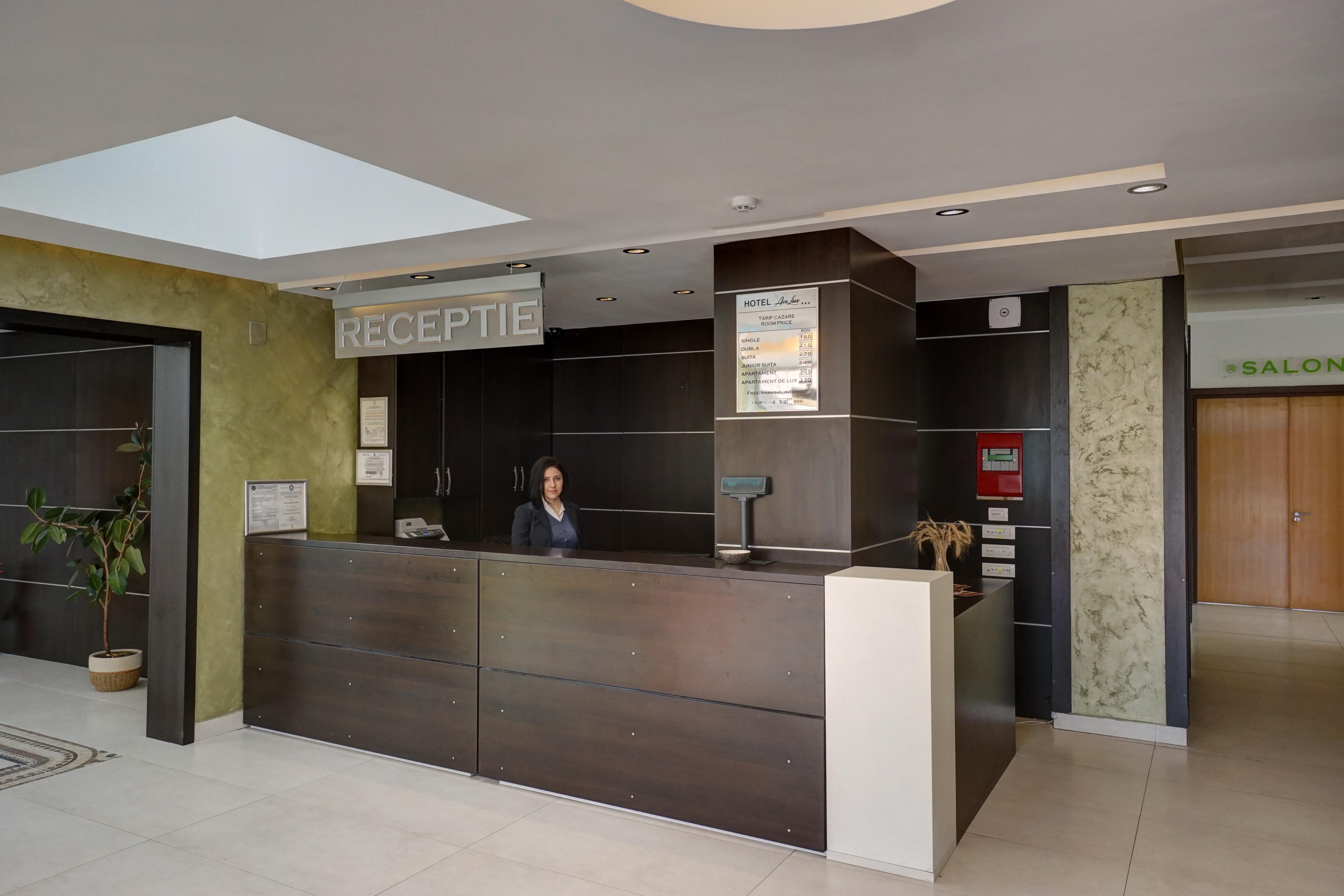 Hotel Ave Lux Négyfalu Kültér fotó