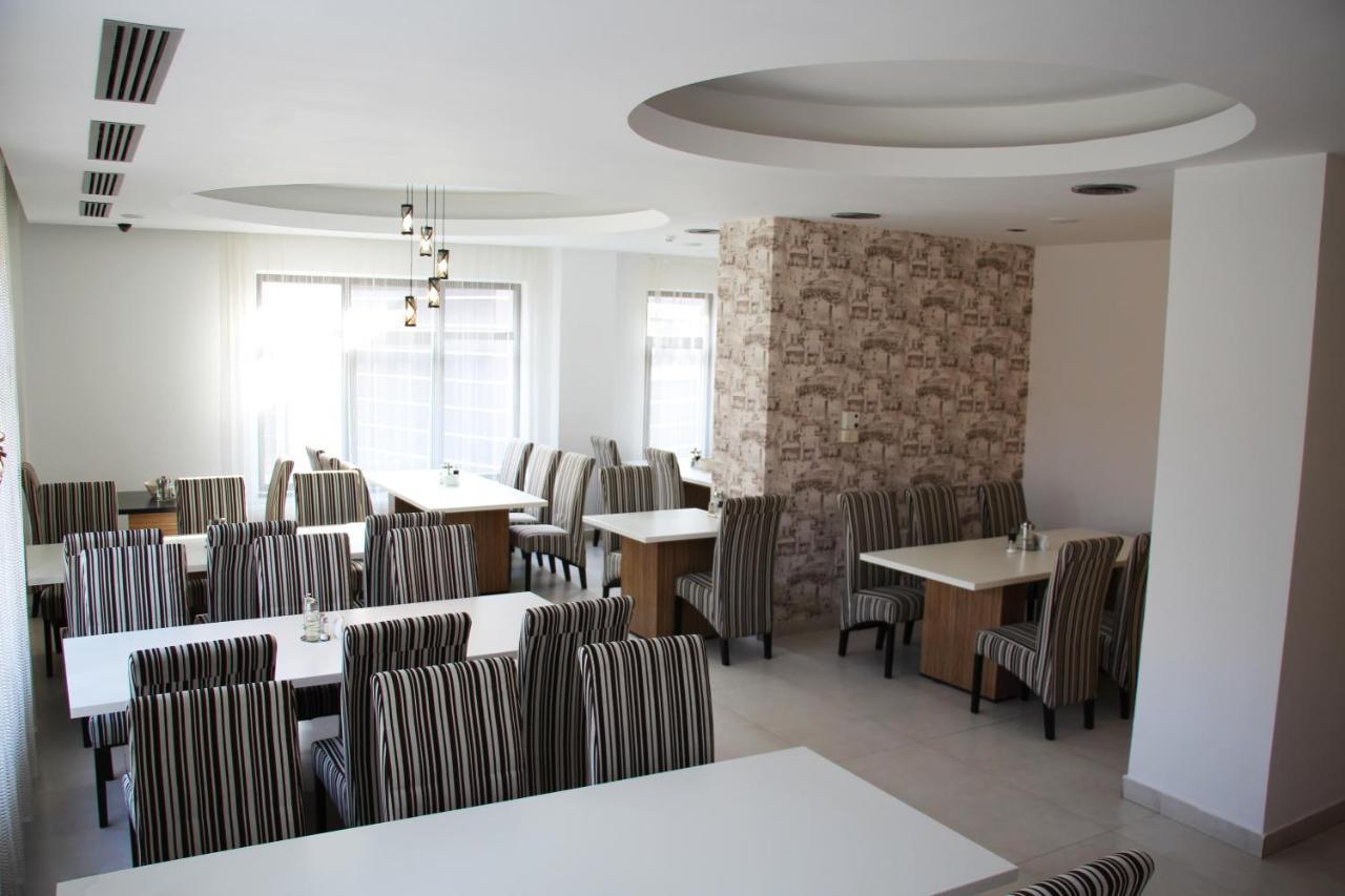 Hotel Ave Lux Négyfalu Kültér fotó
