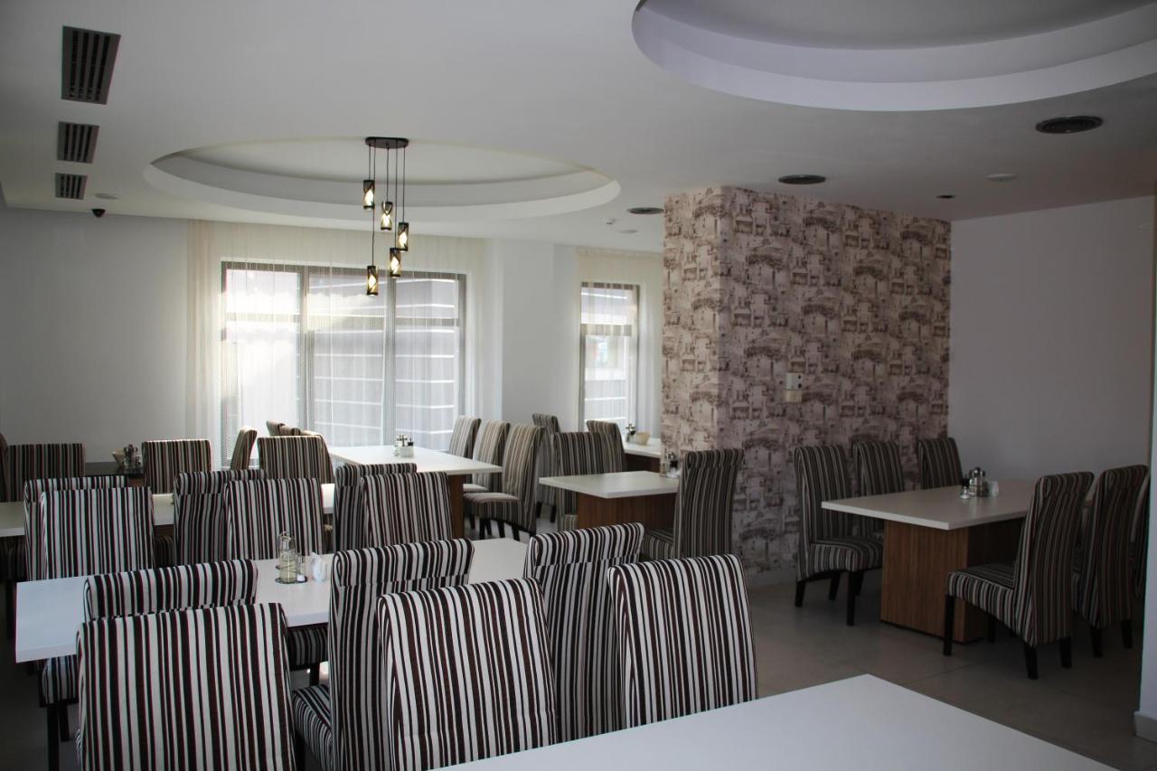 Hotel Ave Lux Négyfalu Kültér fotó