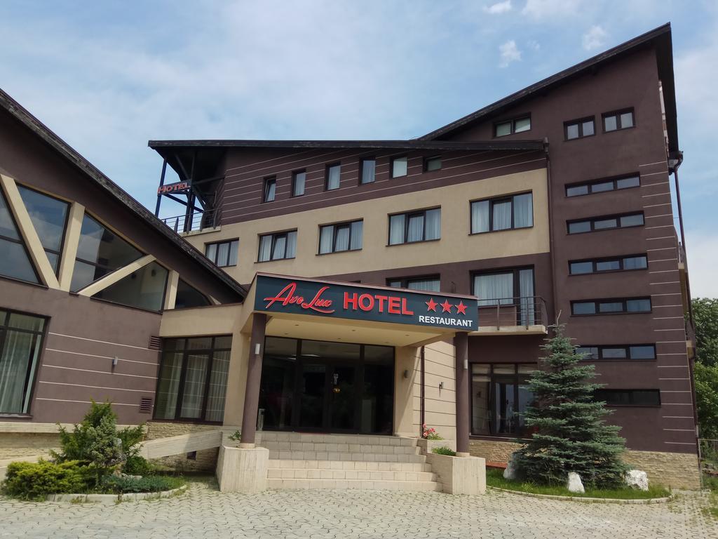 Hotel Ave Lux Négyfalu Kültér fotó